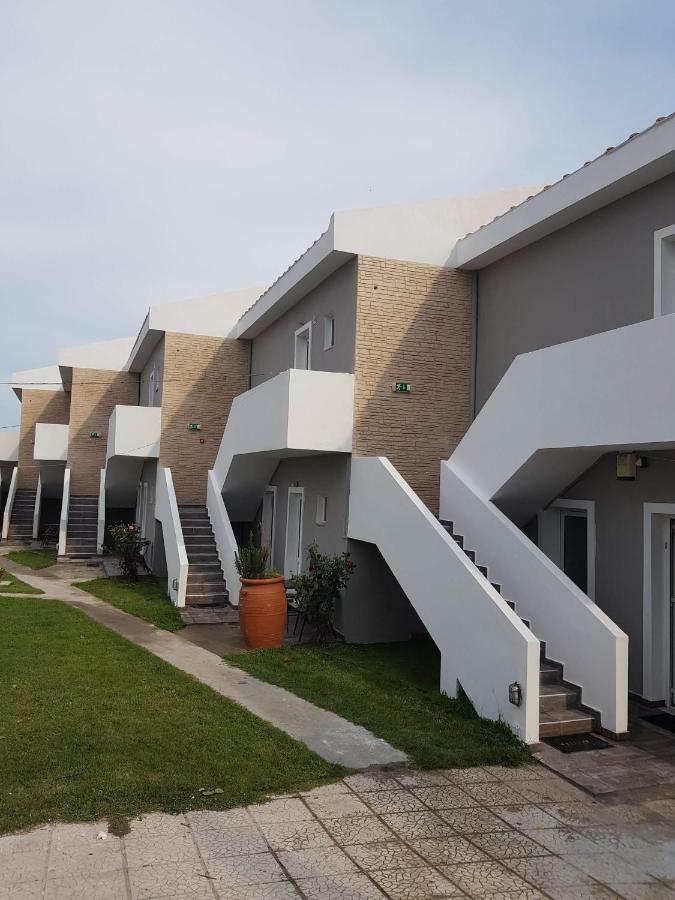 Hotel Loga Tiheró Kültér fotó